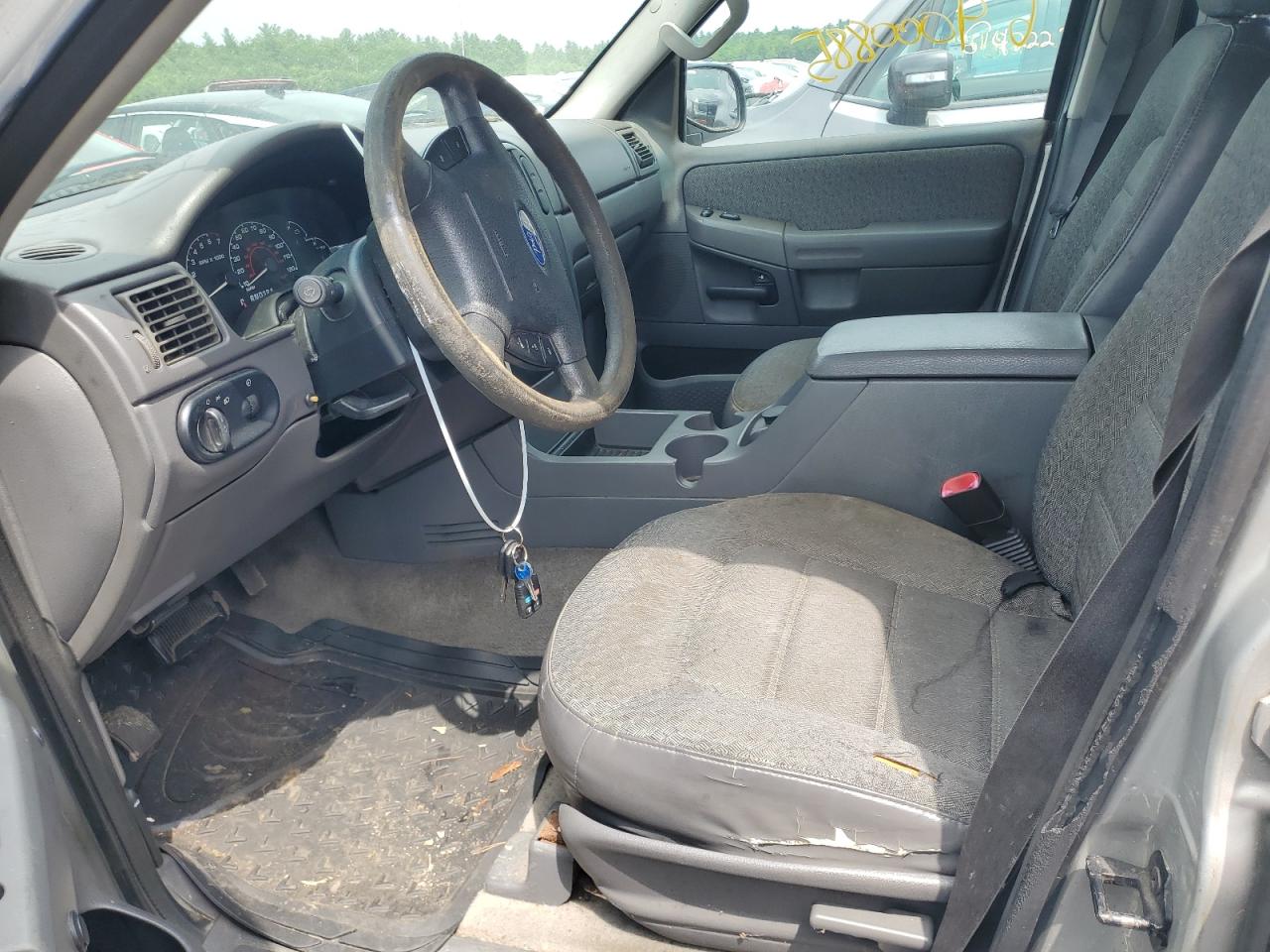 2002 Ford Explorer Xls VIN: 1FMZU72K02ZC96182 Lot: 64000885