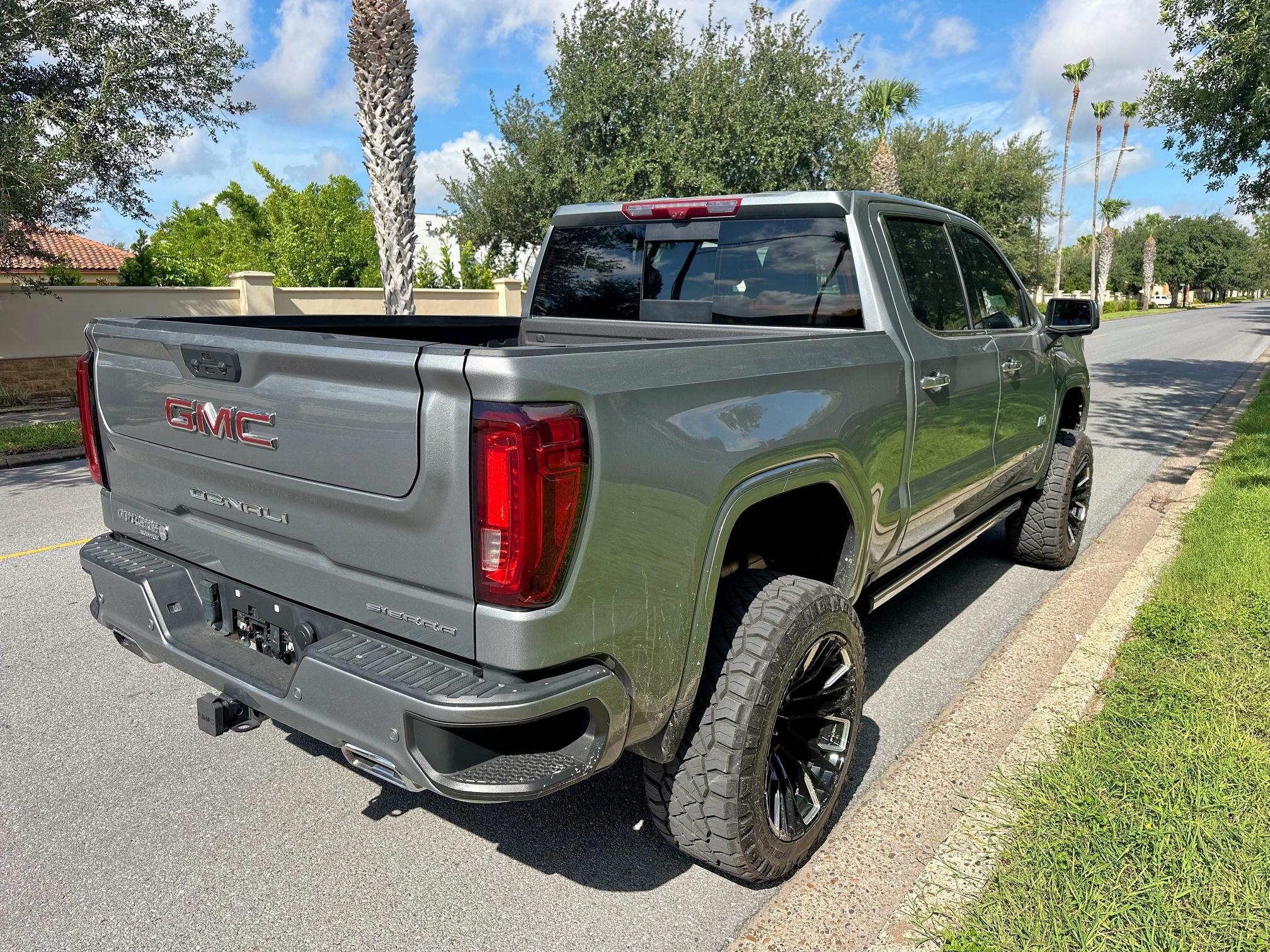  GMC SIERRA 2024 Srebrny