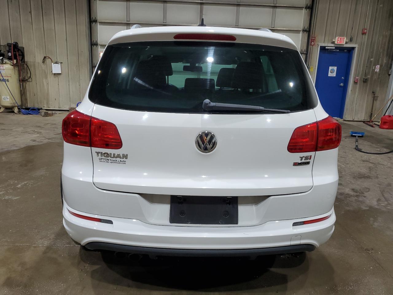 2017 Volkswagen Tiguan Sport VIN: WVGUV7AX9HK022730 Lot: 64624775