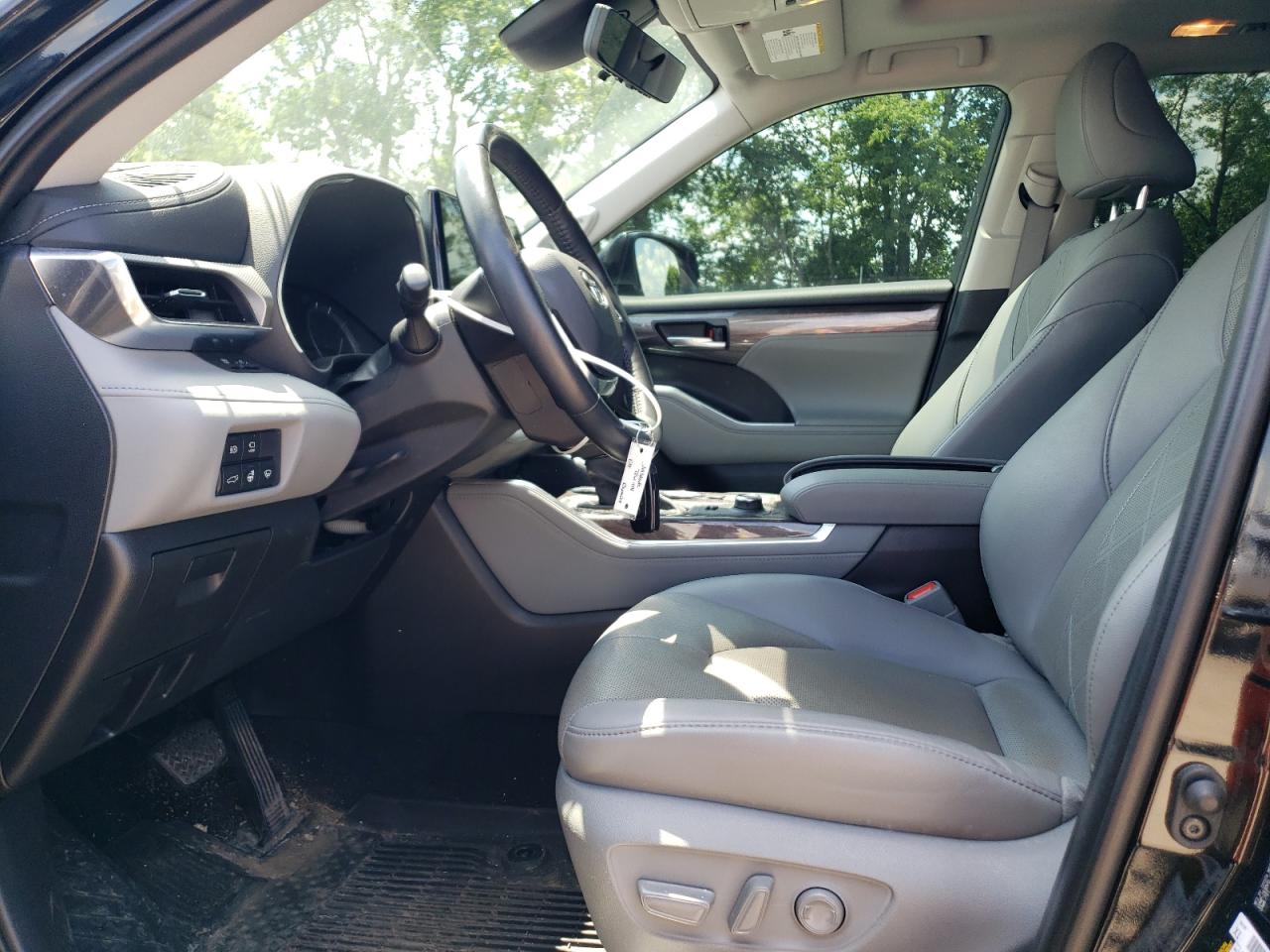 2021 Toyota Highlander Platinum VIN: 5TDFZRBH5MS132679 Lot: 63106035