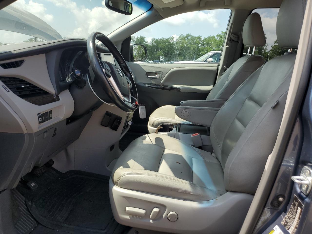 2015 Toyota Sienna Xle VIN: 5TDYK3DCXFS685715 Lot: 64407565