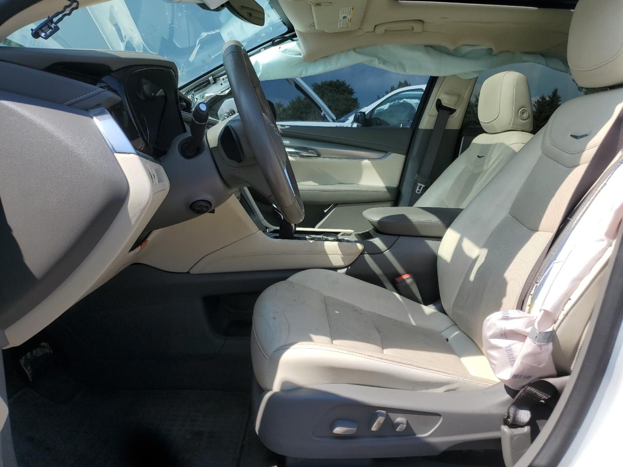 2021 Cadillac Xt5 Premium Luxury VIN: 1GYKNCRS4MZ136255 Lot: 64040505