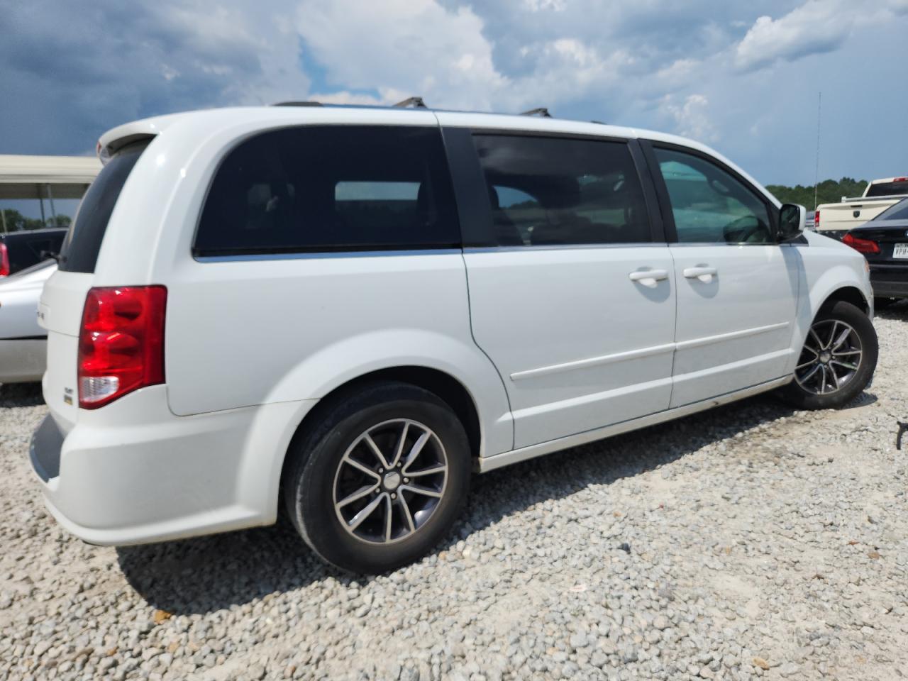 2017 Dodge Grand Caravan Sxt VIN: 2C4RDGCG9HR625320 Lot: 64204235
