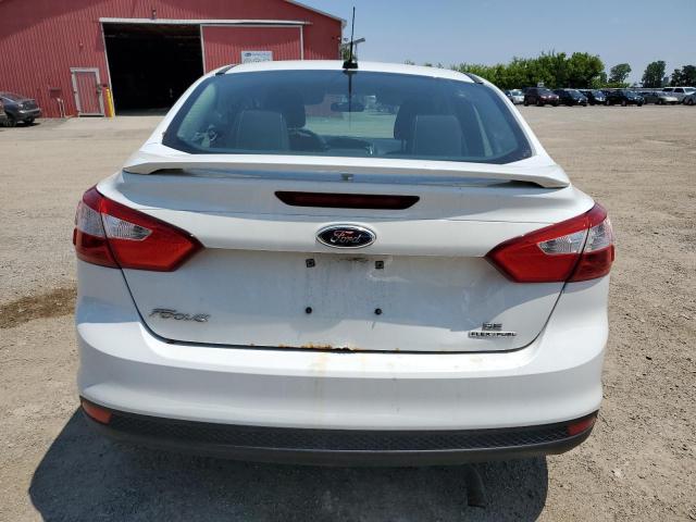Sedans FORD FOCUS 2014 Biały
