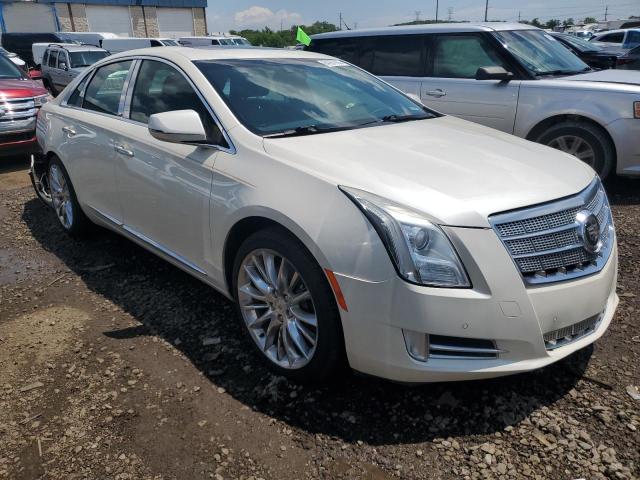 Sedans CADILLAC XTS 2014 Biały