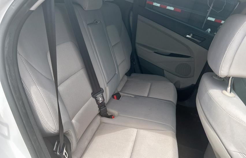 Parquets HYUNDAI TUCSON 2017 Biały