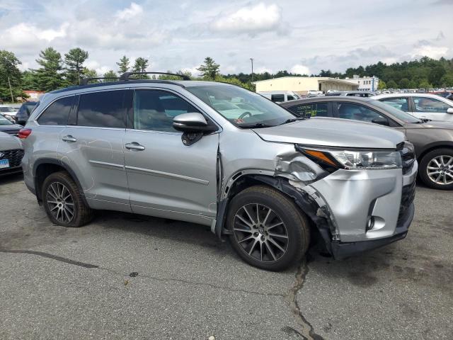  TOYOTA HIGHLANDER 2018 Серебристый