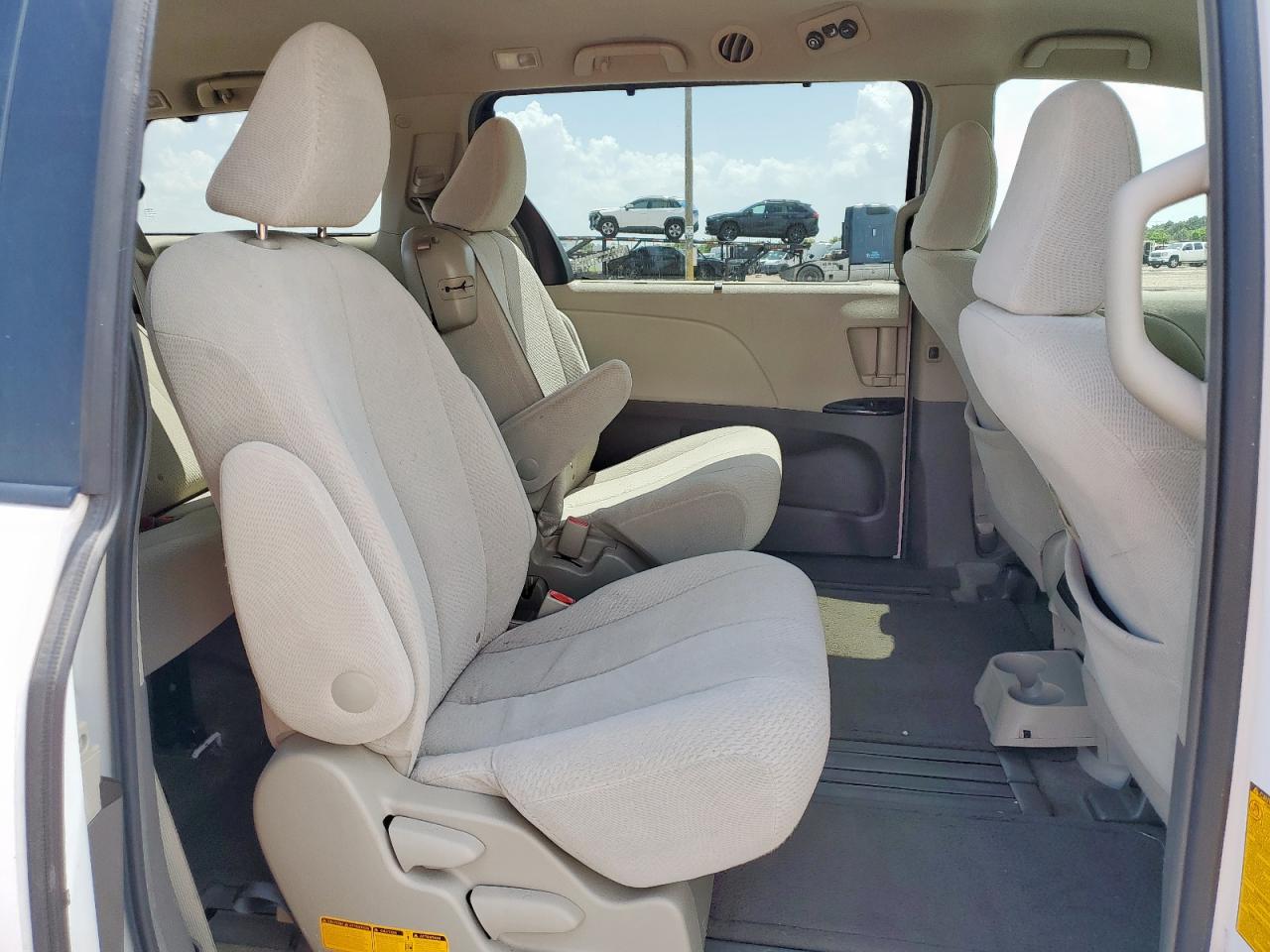 2011 Toyota Sienna Le VIN: 5TDKK3DC7BS174124 Lot: 64702675