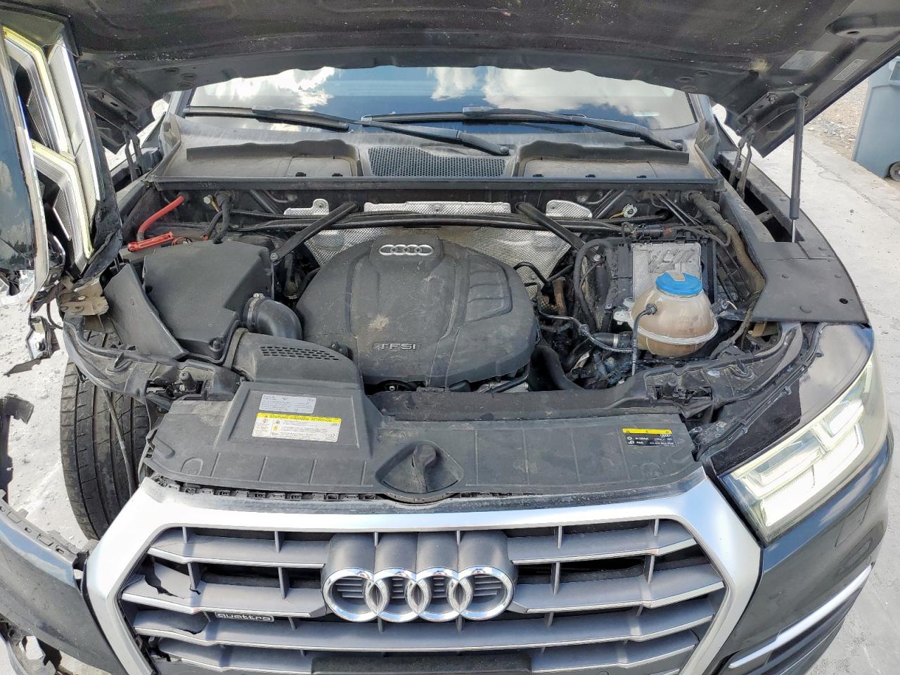 wa1bnafy9j2011379 WA1BNAFY9J2011379 2018 Audi Q5 Premium Plus