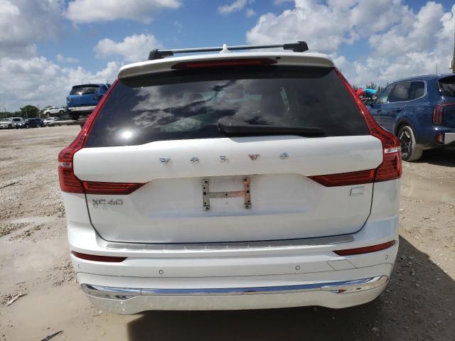  VOLVO XC60 PLUS 2023 Biały