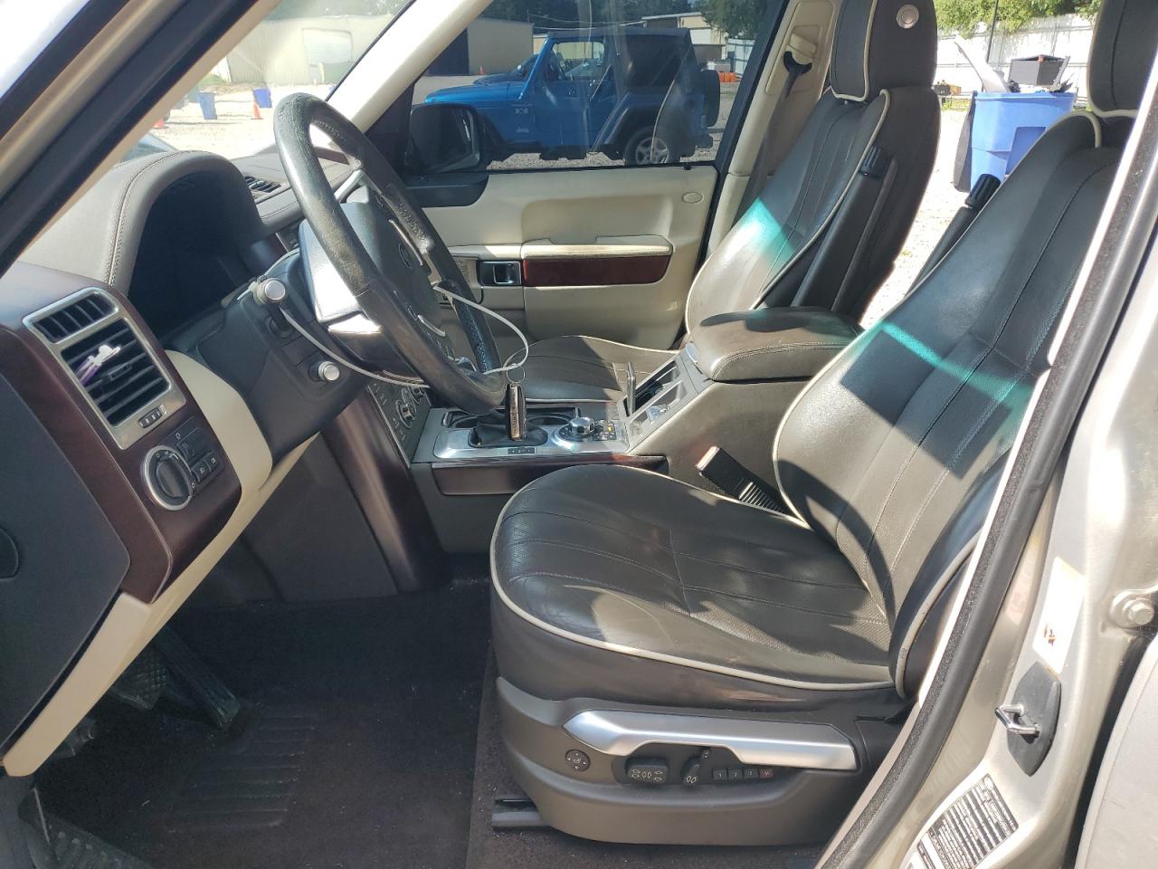 2010 Land Rover Range Rover Hse Luxury VIN: SALMF1D41AA322136 Lot: 63020155
