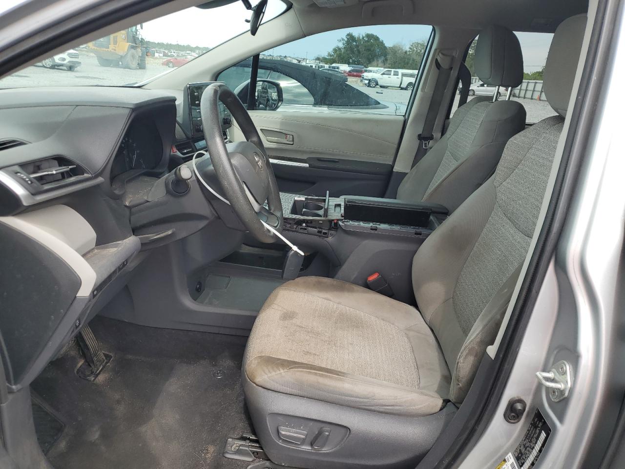 2021 Toyota Sienna Le VIN: 5TDKRKEC1MS067285 Lot: 65129175