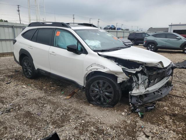  SUBARU OUTBACK 2024 White