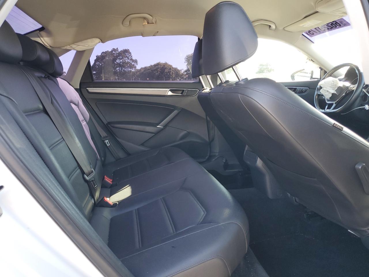 2017 Volkswagen Passat R-Line VIN: 1VWDT7A35HC076542 Lot: 66229175