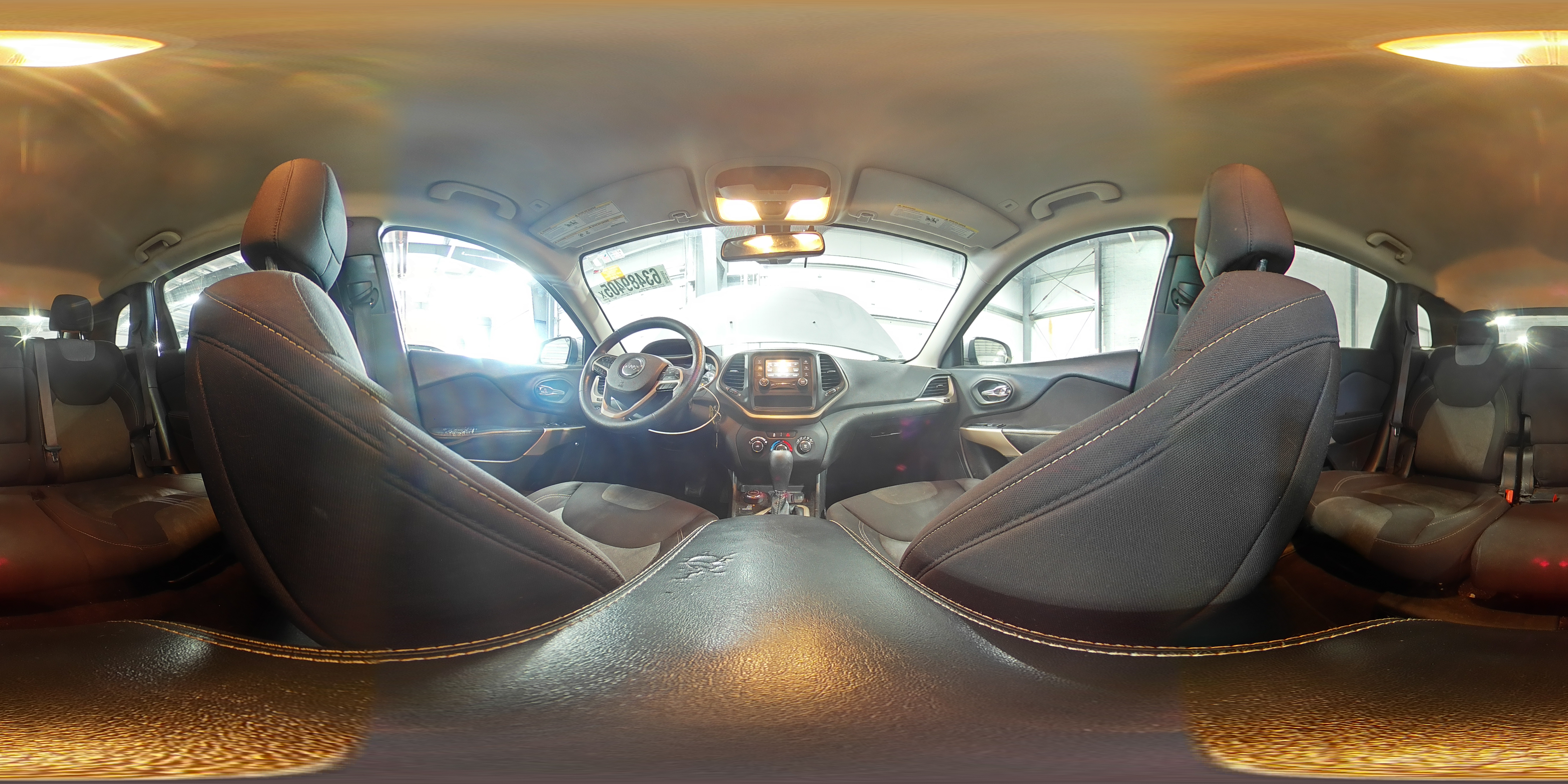 2018 Jeep Cherokee Latitude VIN: 1C4PJMCB0JD622320 Lot: 63489405