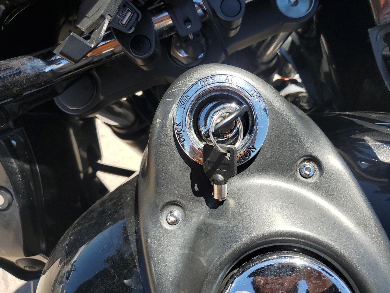 jkbvnrk1xfa006690 JKBVNRK1XFA006690 2015 Kawasaki Vn1700 K