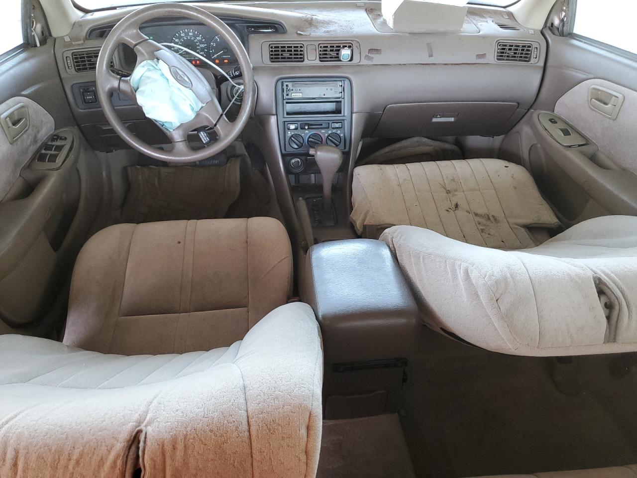 1998 Toyota Camry Ce VIN: 4T1BG22K0WU830795 Lot: 63259375