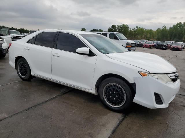  TOYOTA CAMRY 2014 Biały