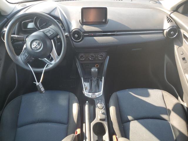  TOYOTA YARIS 2017 Srebrny