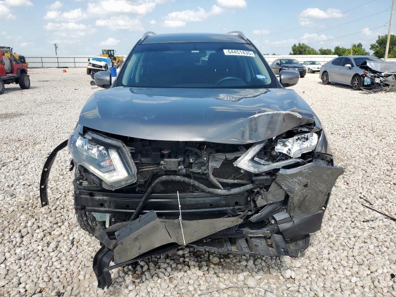  NISSAN ROGUE 2018 Srebrny