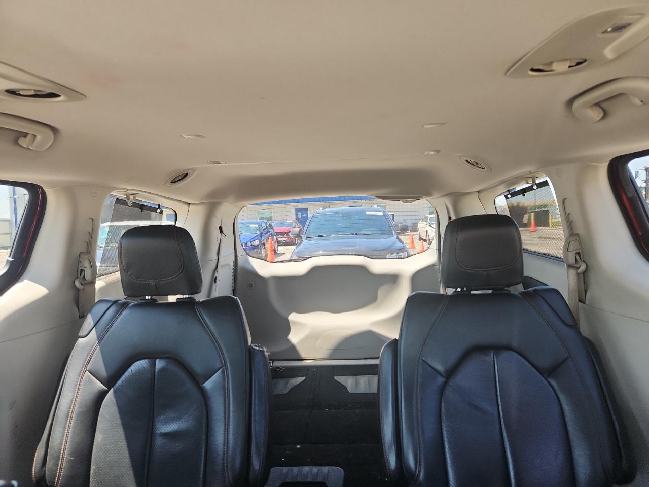 2018 Chrysler Pacifica Touring L VIN: 2C4RC1BG5JR210633 Lot: 62241885