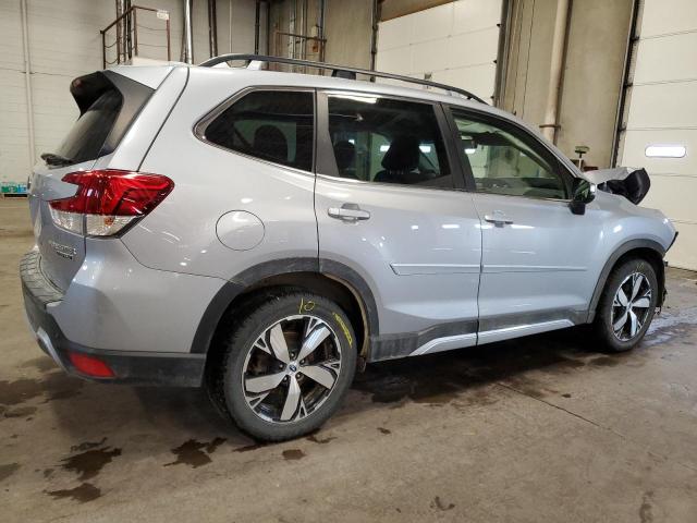  SUBARU FORESTER 2021 Серебристый