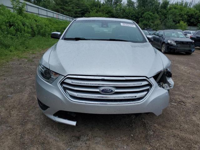  FORD TAURUS 2017 Сріблястий