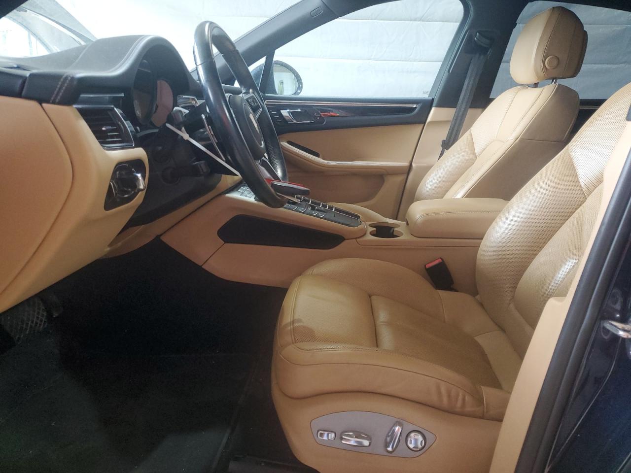 2018 Porsche Macan S VIN: WP1AB2A55JLB31718 Lot: 63809585