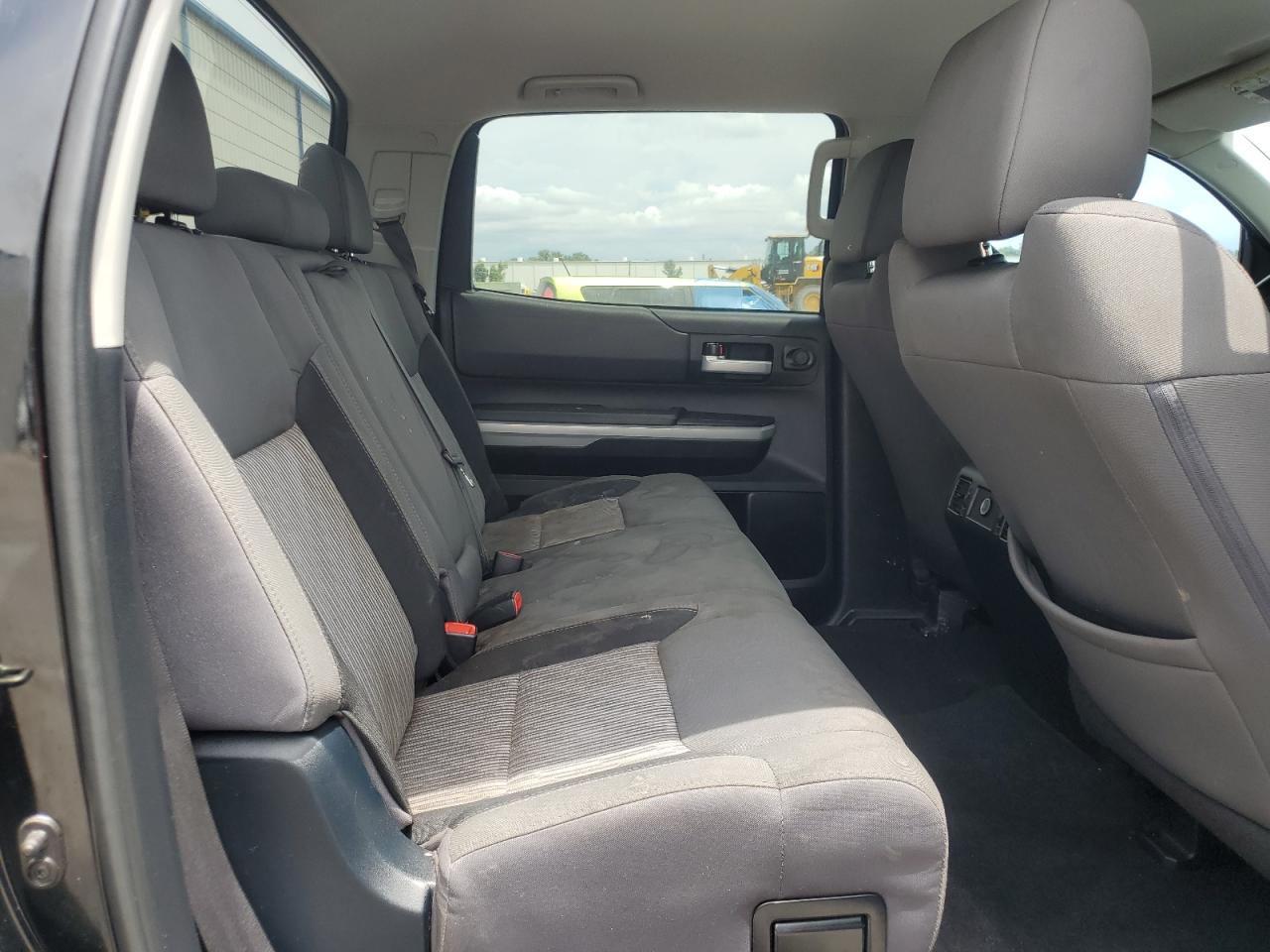 2017 Toyota Tundra Crewmax Sr5 VIN: 5TFEW5F1XHX229225 Lot: 65557405