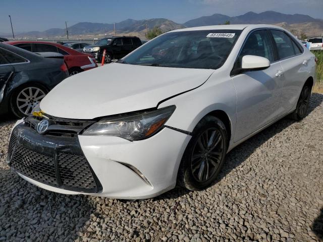 TOYOTA CAMRY 2015 Biały