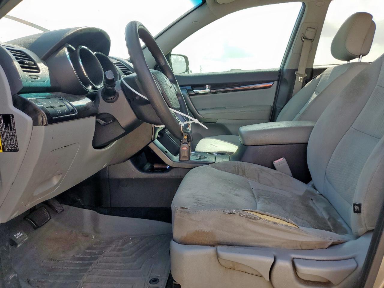 2012 Kia Sorento Base VIN: 5XYKT3A62CG302568 Lot: 66666455