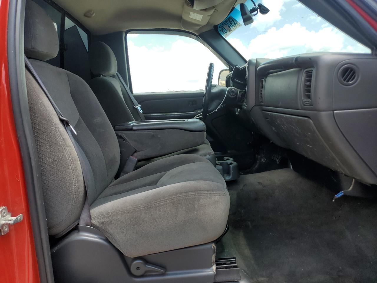 2005 GMC New Sierra K1500 VIN: 1GTEK14T05Z138229 Lot: 63974615