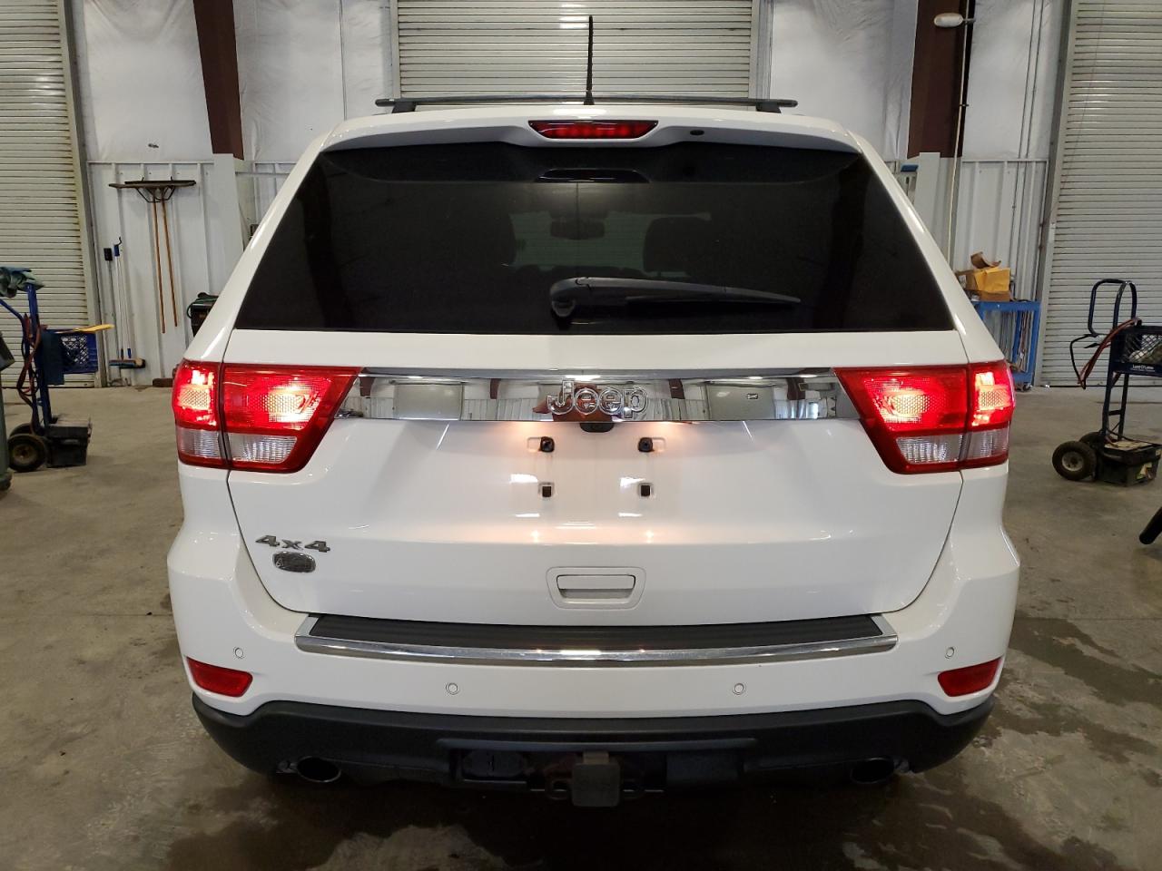 2011 Jeep Grand Cherokee Overland VIN: 1J4RR6GT2BC605813 Lot: 65055905