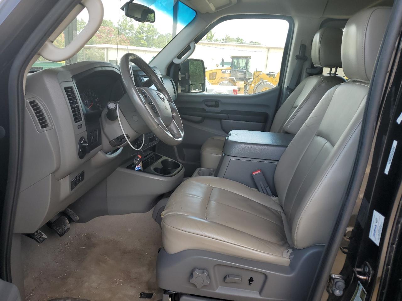 5bzaf0aa4fn852244 5BZAF0AA4FN852244 2015 Nissan Nv 3500 S