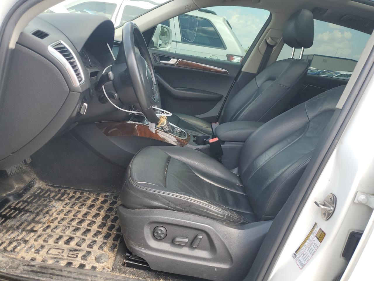 2010 Audi Q5 Premium Plus VIN: WA1LKAFP1AA047979 Lot: 63057815
