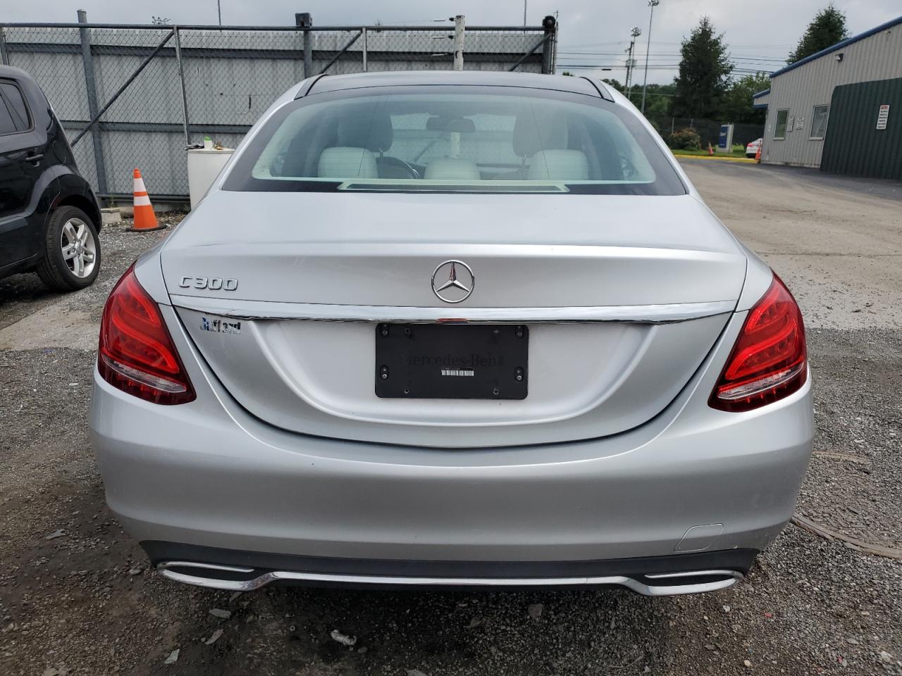 2017 Mercedes-Benz C 300 VIN: 55SWF4JB8HU184289 Lot: 64310155
