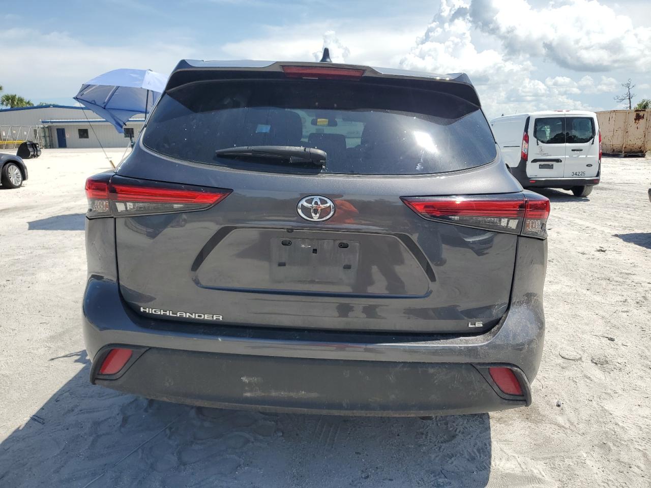 2022 Toyota Highlander L VIN: 5TDZZRAH3NS558015 Lot: 64471175