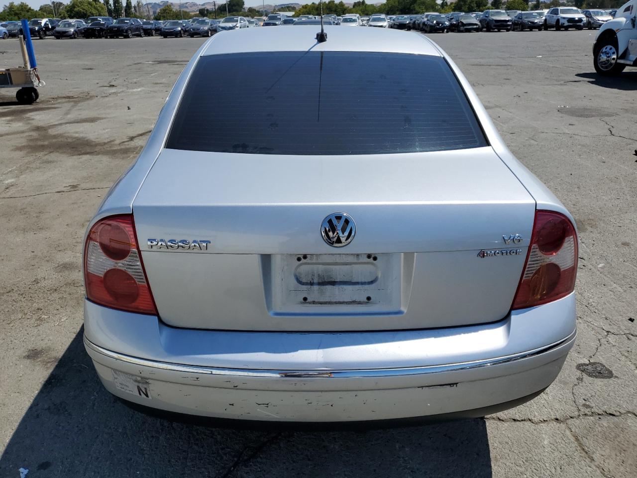 2004 Volkswagen Passat Glx 4Motion VIN: WVWTH63B84P201454 Lot: 64140385