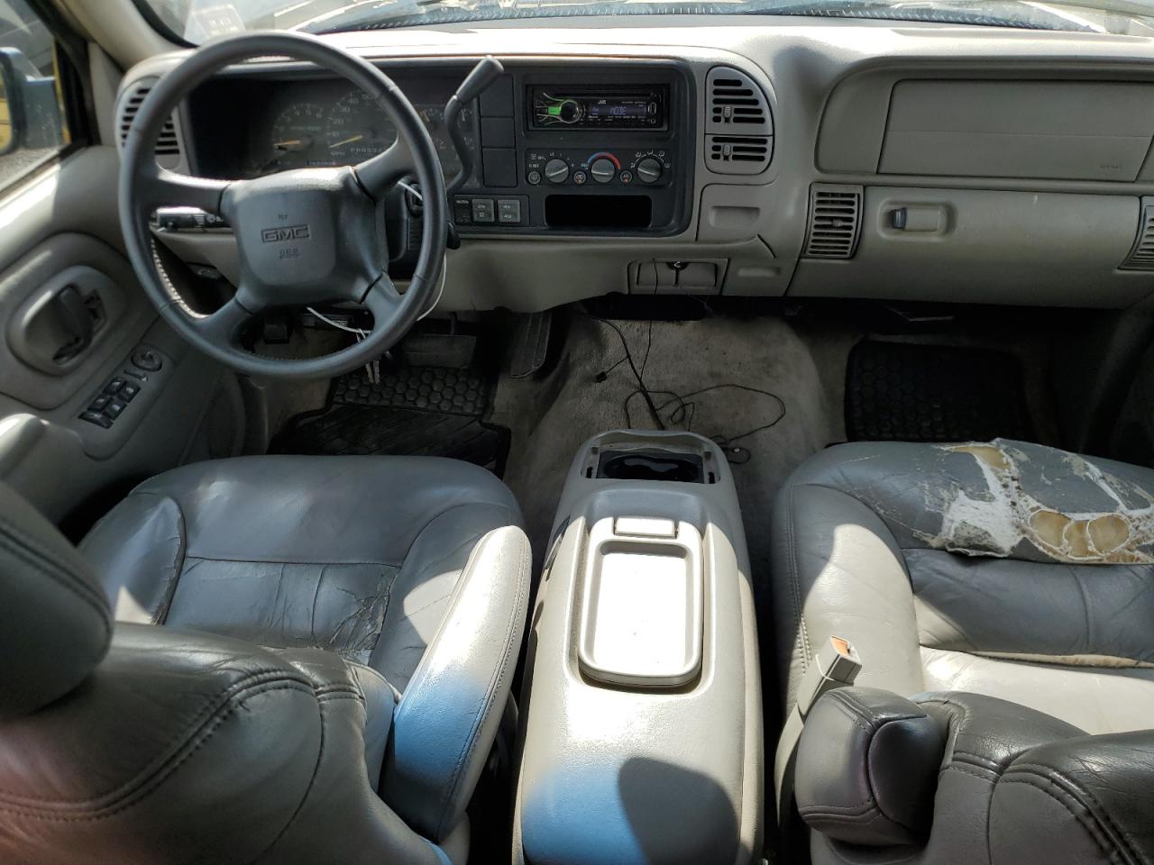 1998 GMC Suburban K1500 VIN: 1GKFK16RXWJ721305 Lot: 64112165