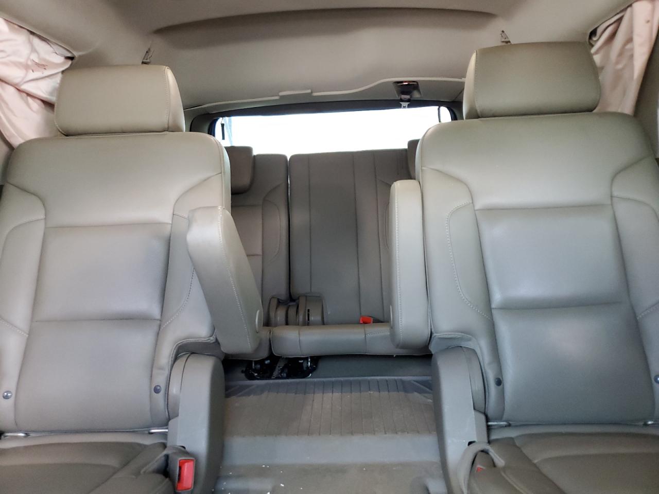 2019 Chevrolet Tahoe C1500 Premier VIN: 1GNSCCKJ4KR266232 Lot: 63289845