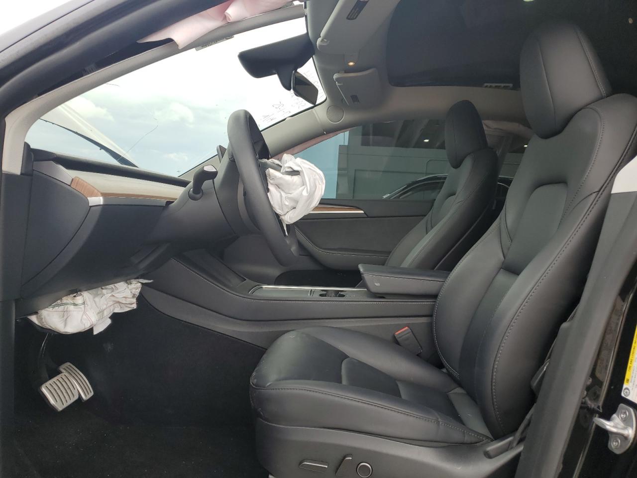 2024 Tesla Model Y VIN: 7SAYGDEF7RF045702 Lot: 63604495