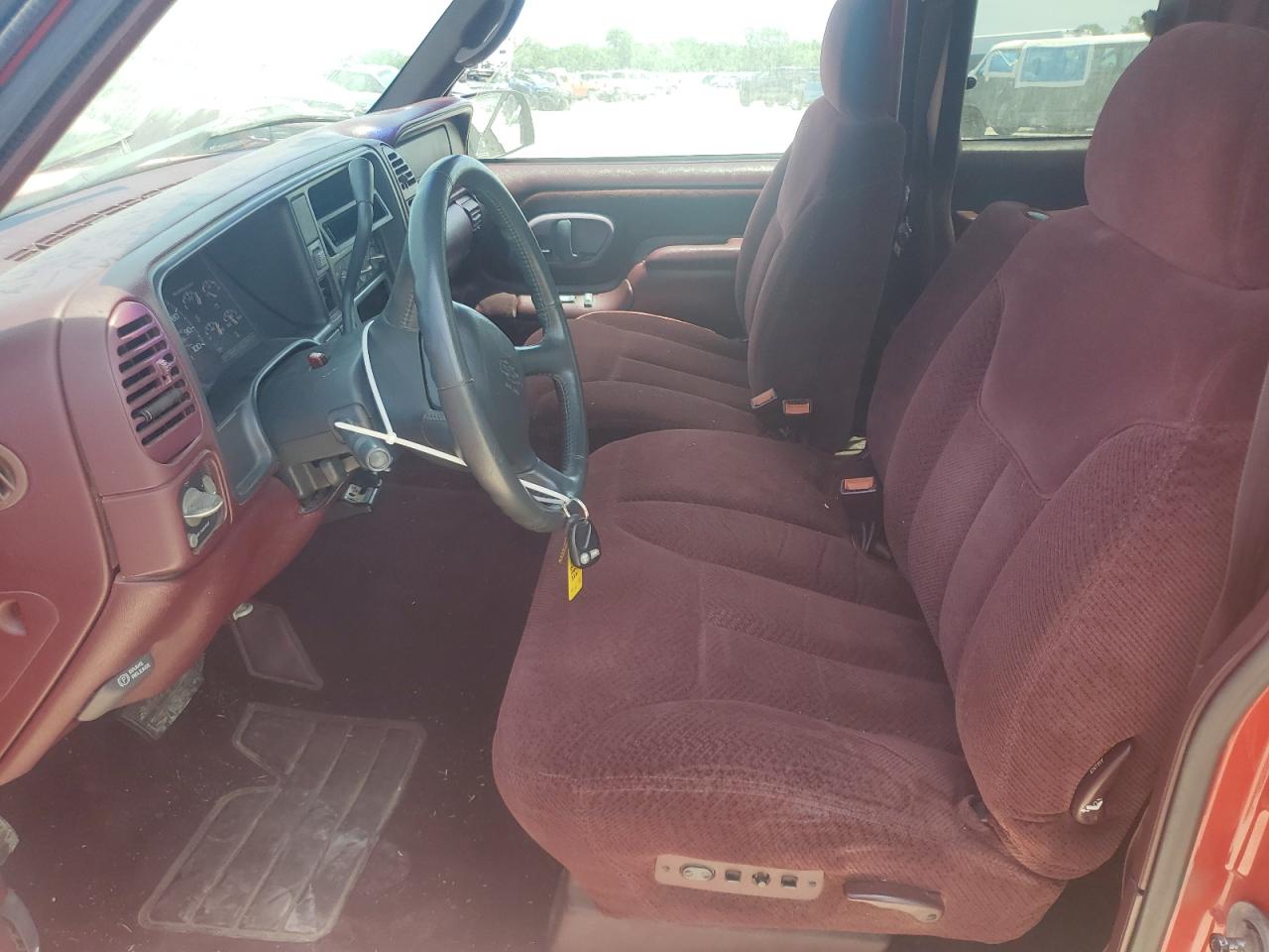 1998 Chevrolet Gmt-400 C1500 VIN: 2GCEC19R9W1260561 Lot: 62952005