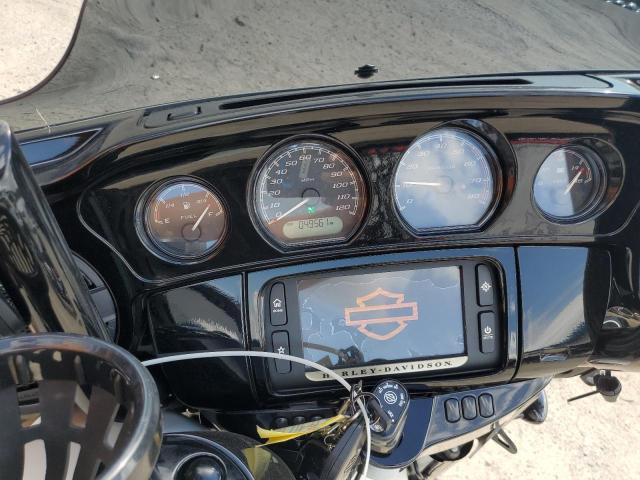  HARLEY-DAVIDSON FL 2018 Белый