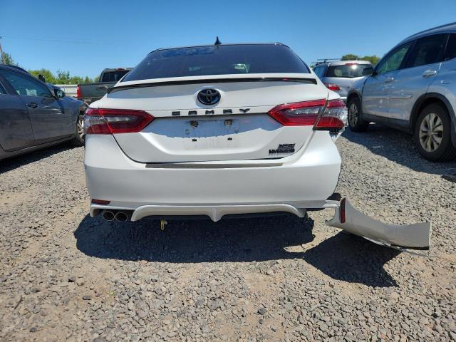  TOYOTA CAMRY 2021 Biały