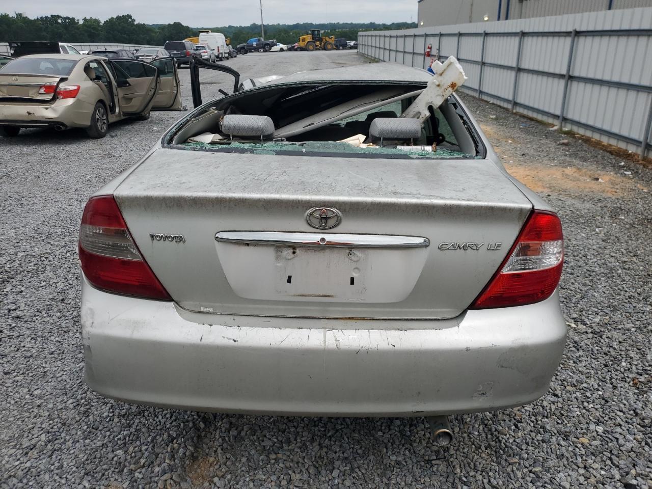 2004 Toyota Camry Le VIN: 4T1BE32K84U935805 Lot: 63491315