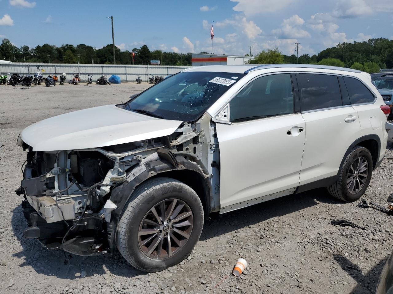 2019 TOYOTA HIGHLANDER | SE