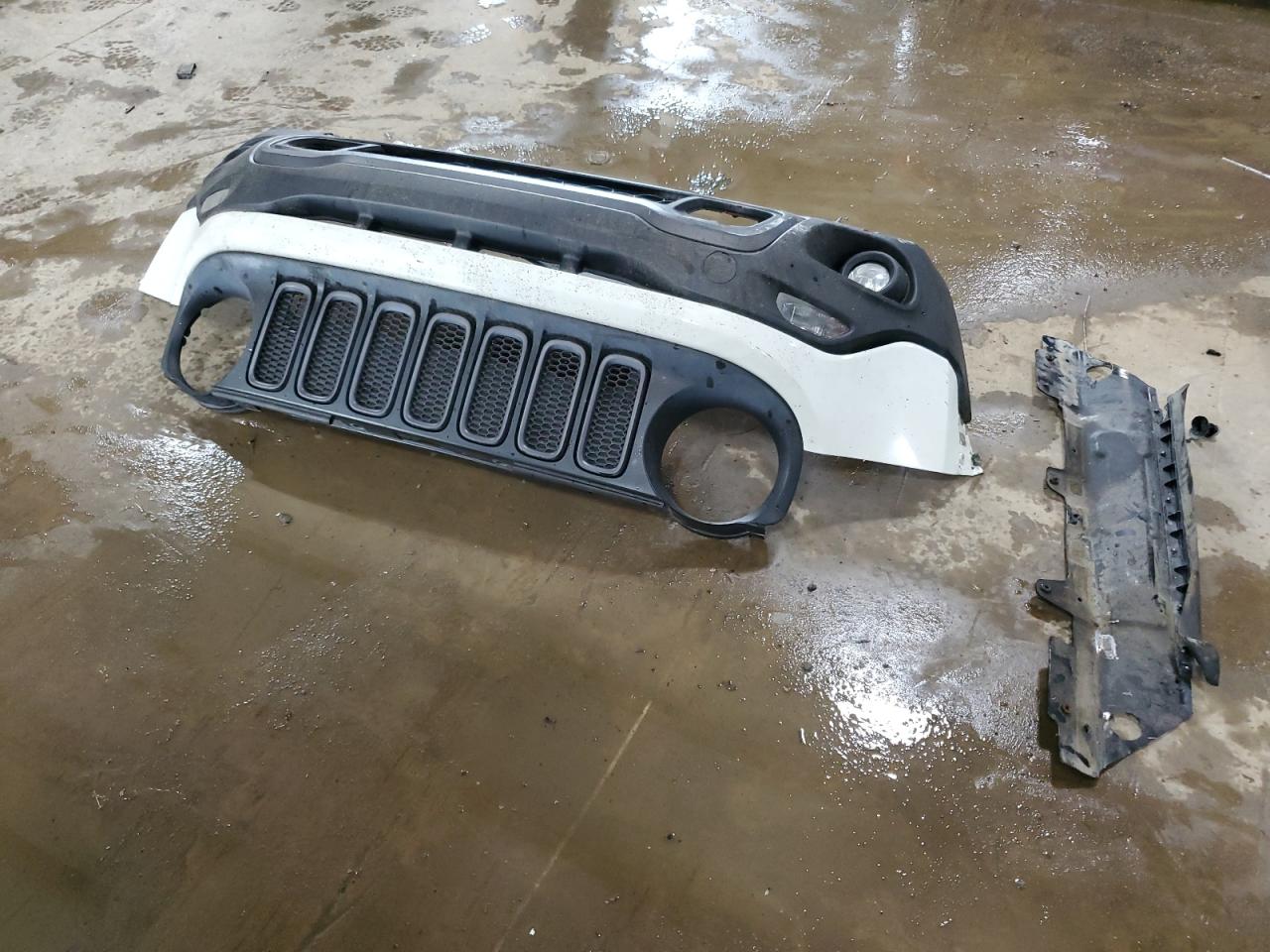 2015 Jeep Renegade Trailhawk VIN: ZACCJBCT8FPB78351 Lot: 64036095