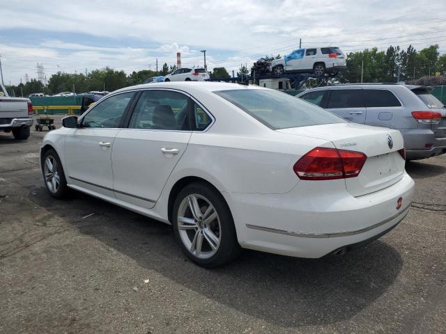 Sedans VOLKSWAGEN PASSAT 2014 White