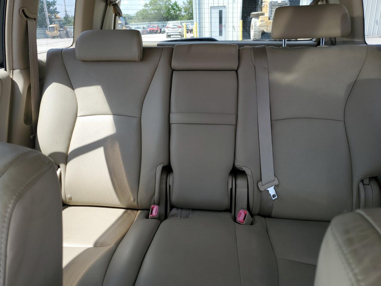 2005 Toyota Highlander Limited VIN: JTEEP21A750115704 Lot: 63742625