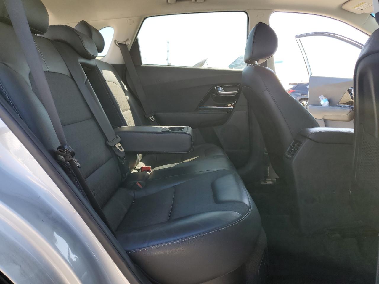 kndcc3lc8h5053300 KNDCC3LC8H5053300 2017 Kia Niro Ex
